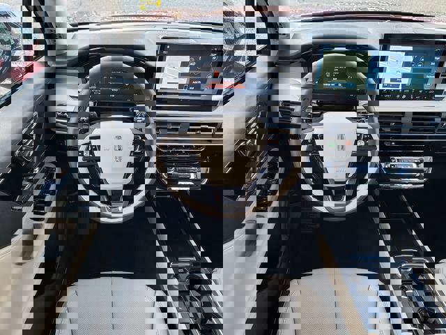 New 2026 Lincoln Corsair Premiere image 18