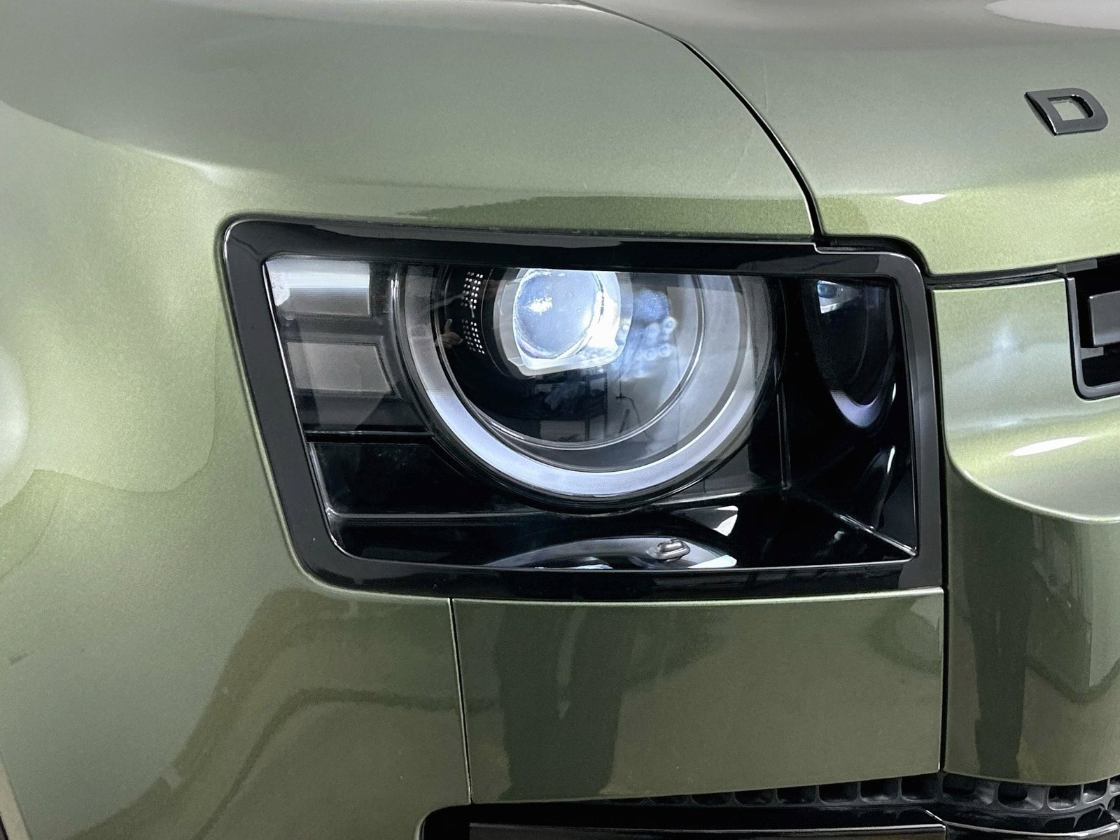 New 2026 Land Rover Defender 110 X-Dynamic SE AWD/4WD image 10