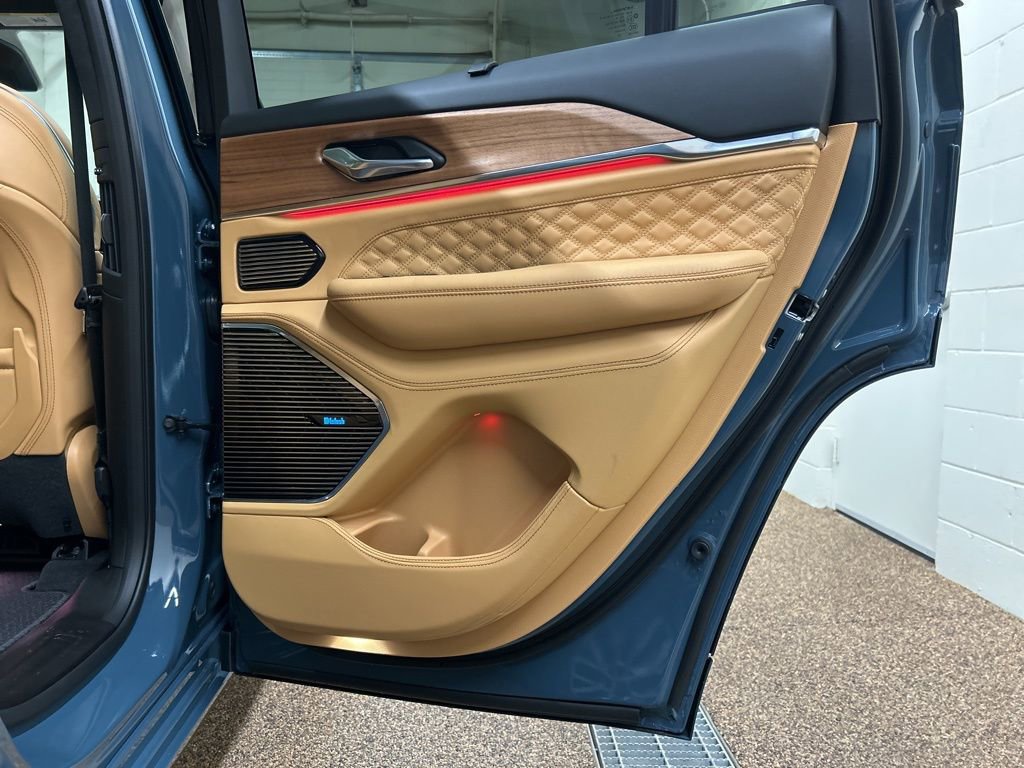 New 2026 Jeep Grand Cherokee Summit w/ Adv Protech Group IV image 15