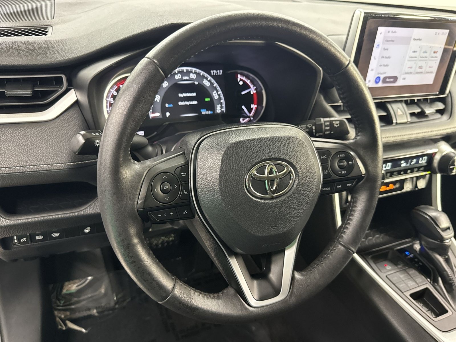 Used 2023 Toyota RAV4 XLE w/ Convenience Package AWD/4WD image 28