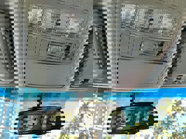 Used 2013 Toyota Highlander Limited image 29