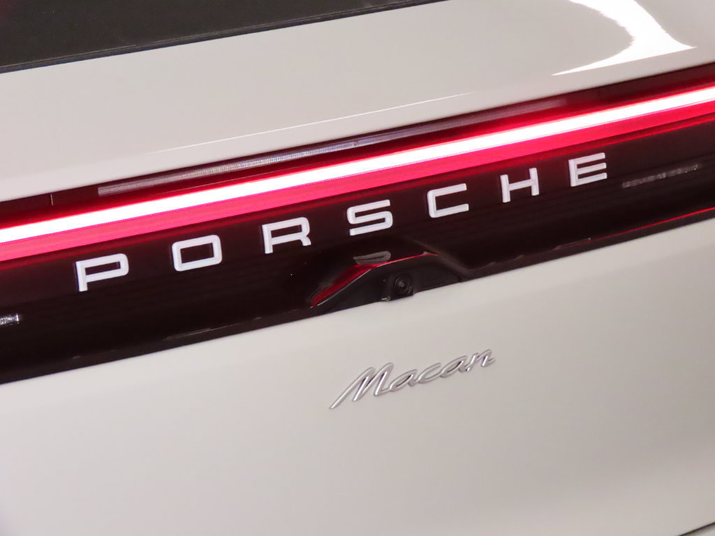 New 2026 Porsche Macan Electric RWD image 12