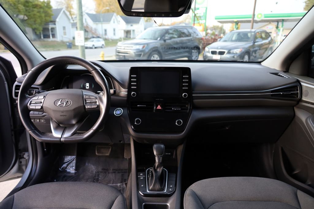 Used 2020 Hyundai Ioniq SEL image 20