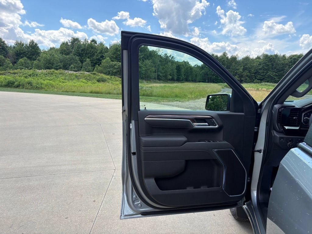 New 2026 Chevrolet Silverado 1500 LT AWD/4WD image 13
