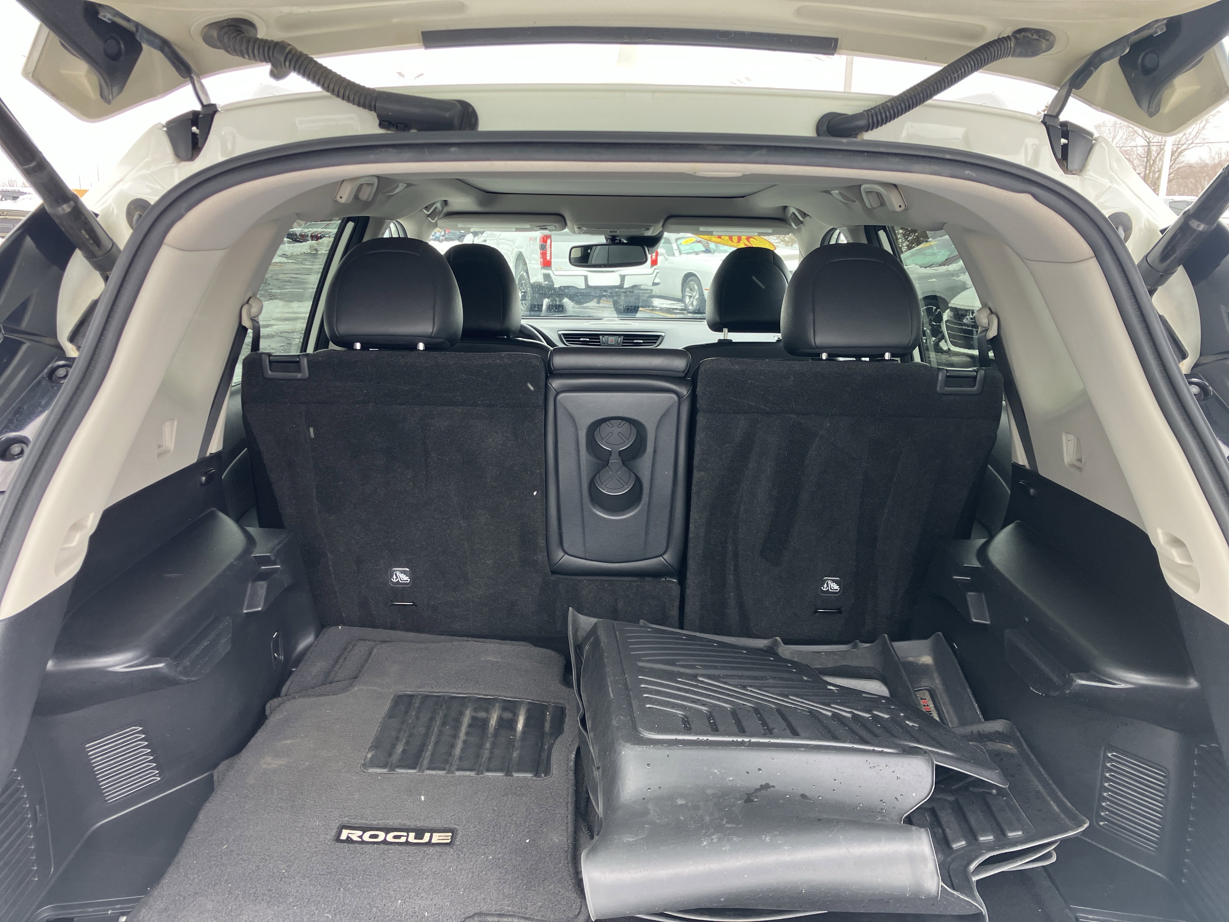 Used 2019 Nissan Rogue SL w/ Premium Package image 12