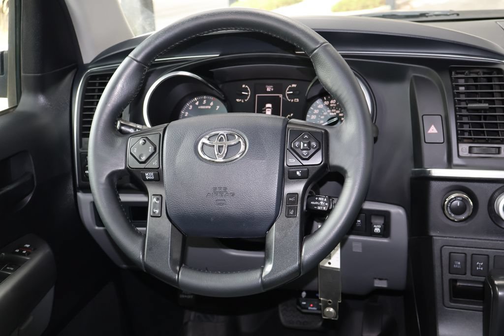 Used 2019 Toyota Sequoia SR5 AWD/4WD image 27