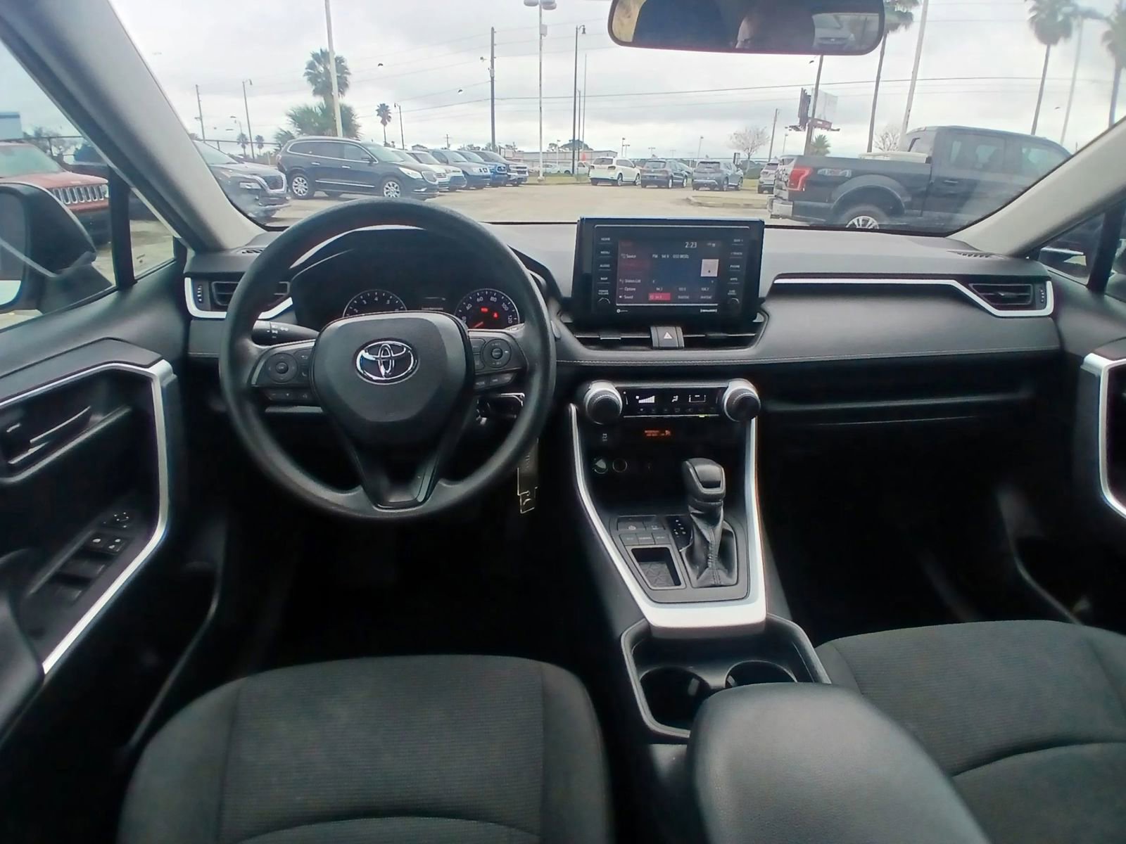 Used 2020 Toyota RAV4 LE image 20