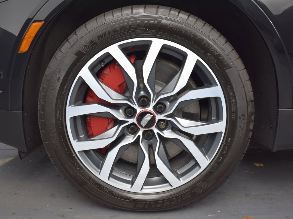 Certified 2024 Cadillac XT5 Sportv w/ LPO, Red Accent Package image 8