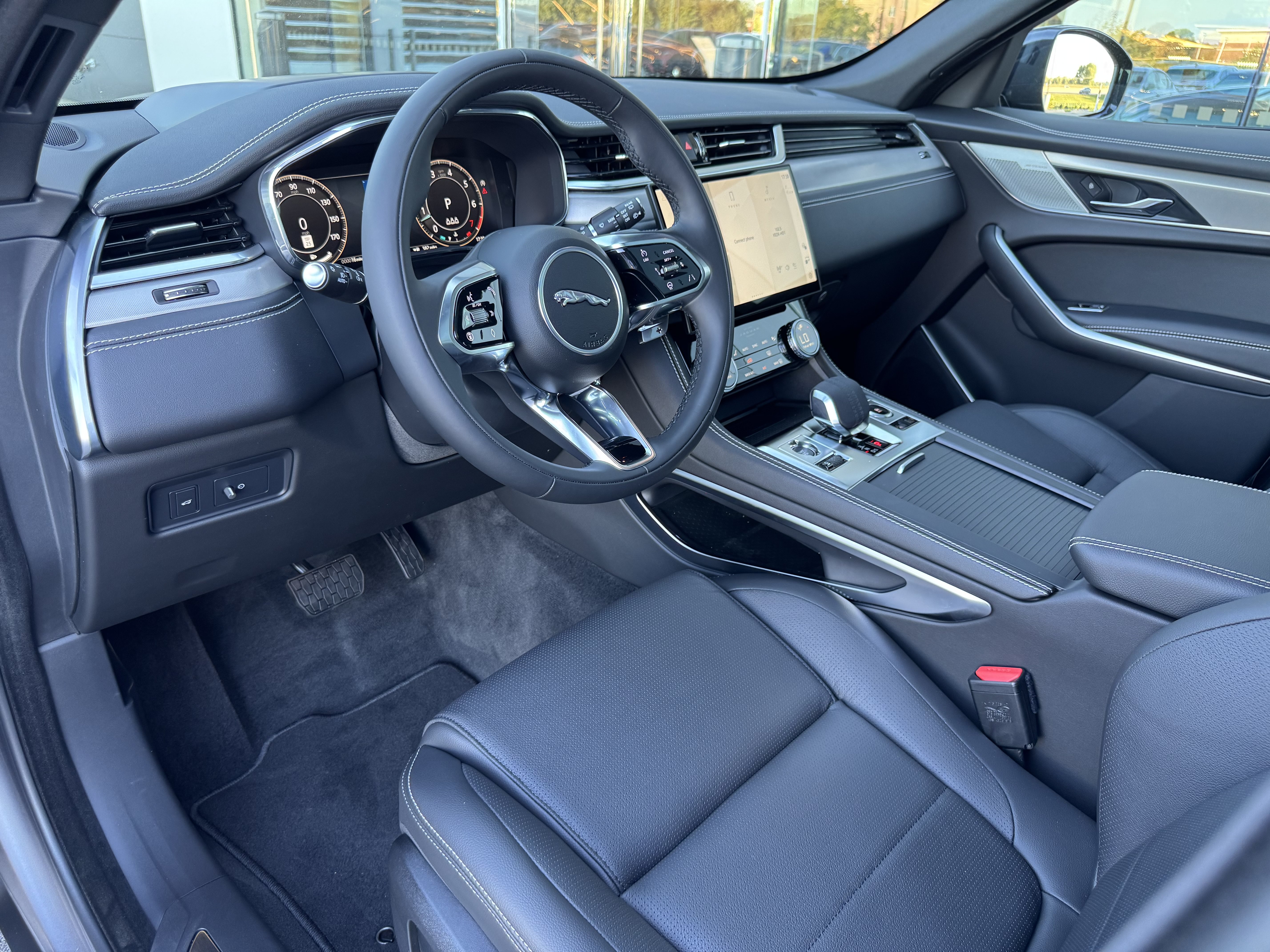 Used 2026 Jaguar F-PACE R-Dynamic S AWD/4WD image 13