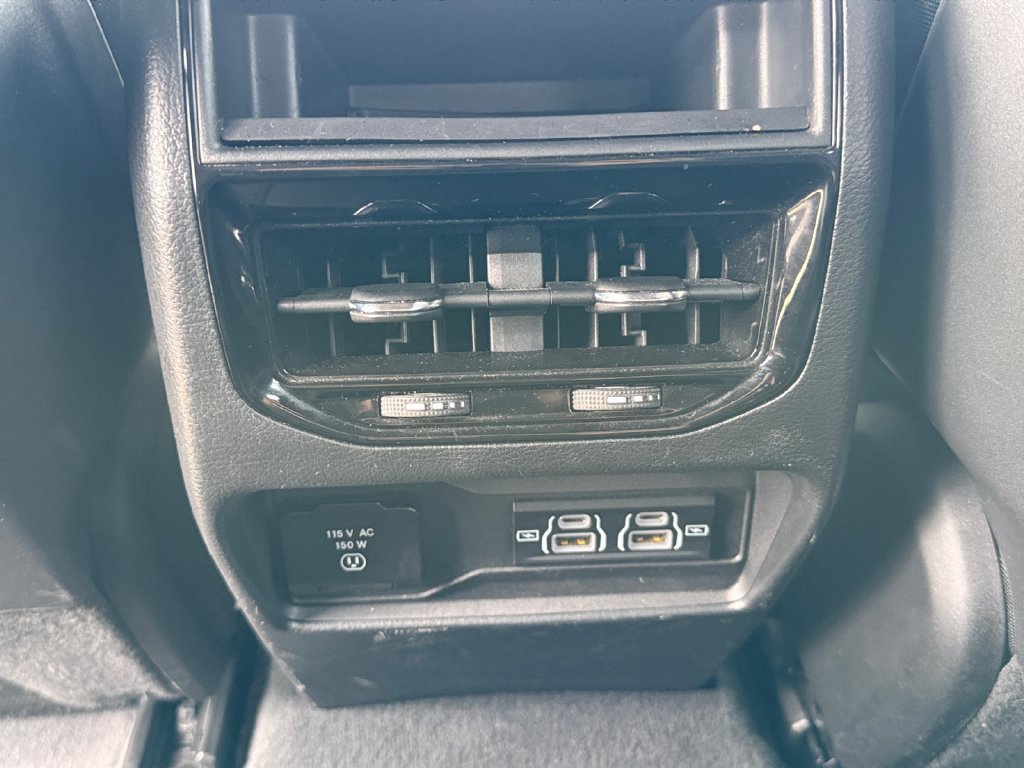 Used 2024 Jeep Grand Cherokee Altitude RWD image 37