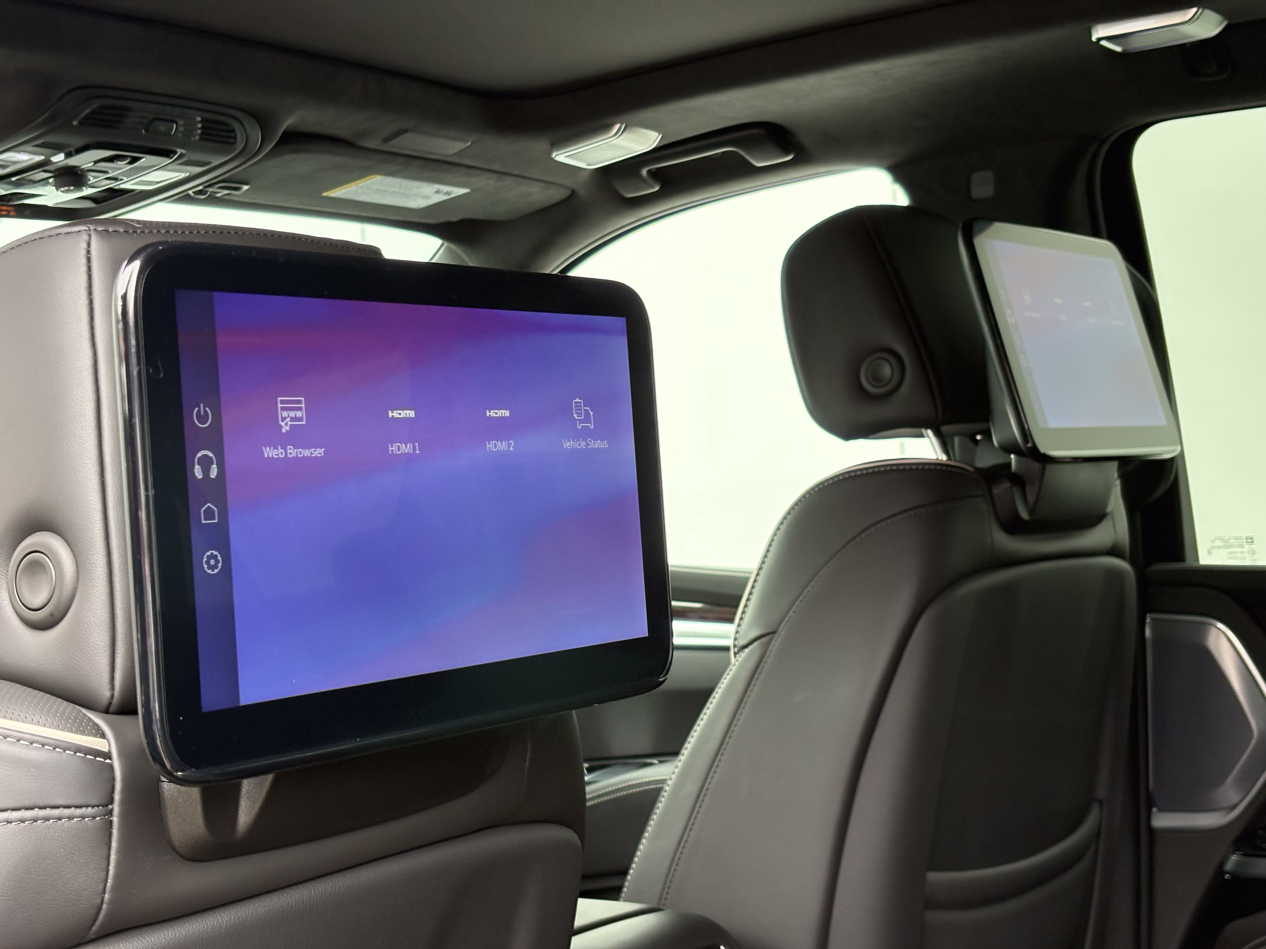 Used 2026 Cadillac Escalade ESV Platinum Luxury w/ LPO, Floor Liner Package AWD/4WD image 17