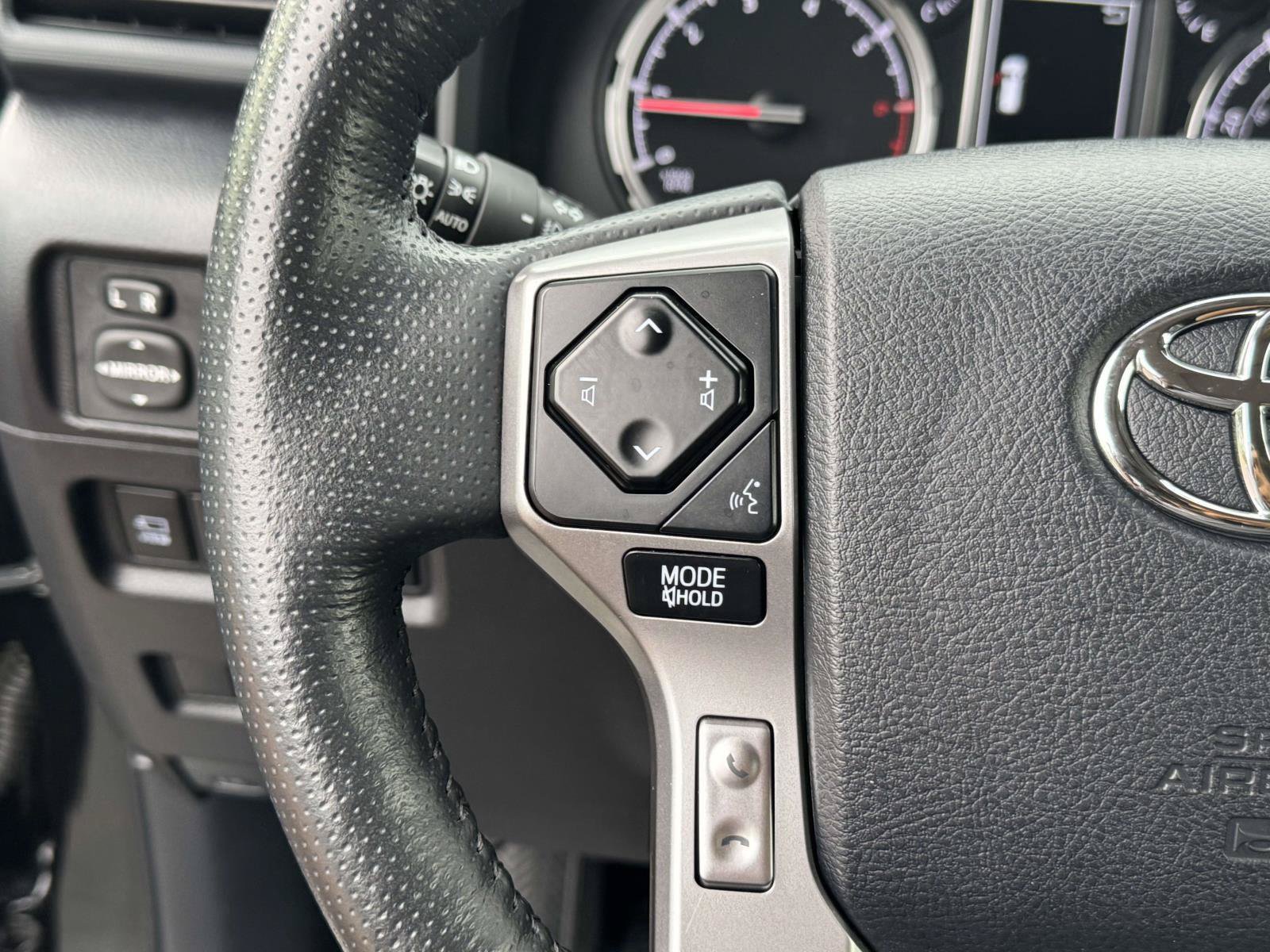 Used 2023 Toyota 4Runner Limited AWD/4WD image 27