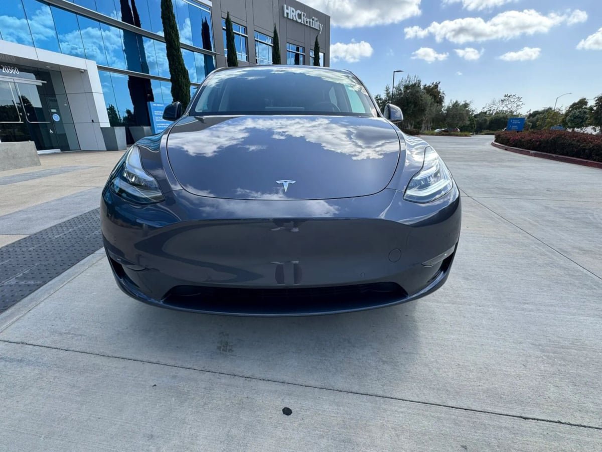 Used 2022 Tesla Model Y Long Range AWD/4WD image 2