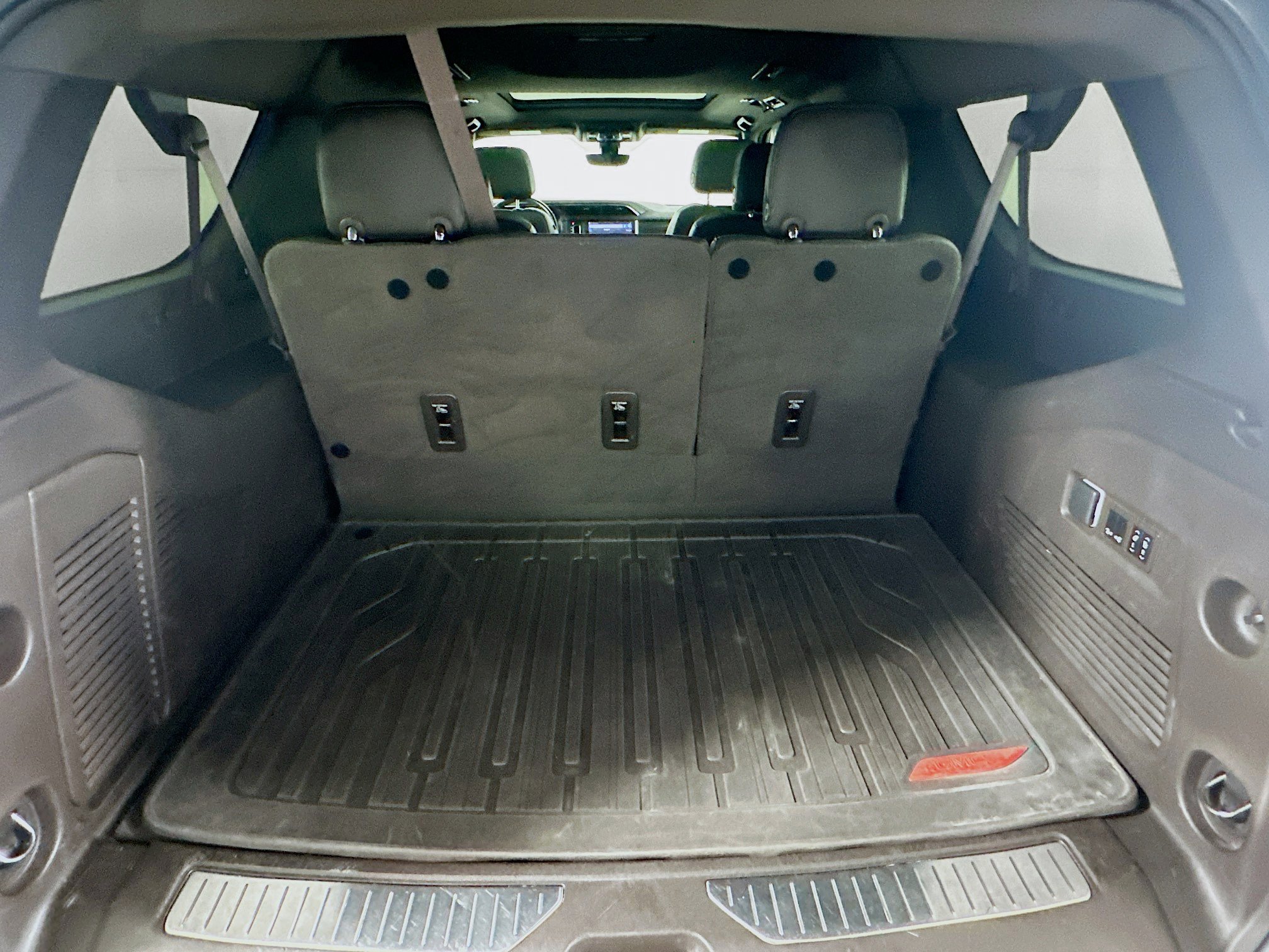 Used 2021 GMC Yukon XL Denali w/ Advanced Technology Package image 31