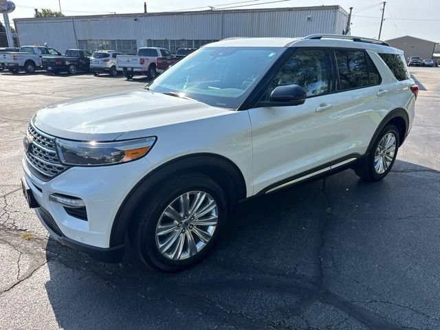Used 2023 Ford Explorer Limited w/ Equipment Group 301A AWD/4WD image 2