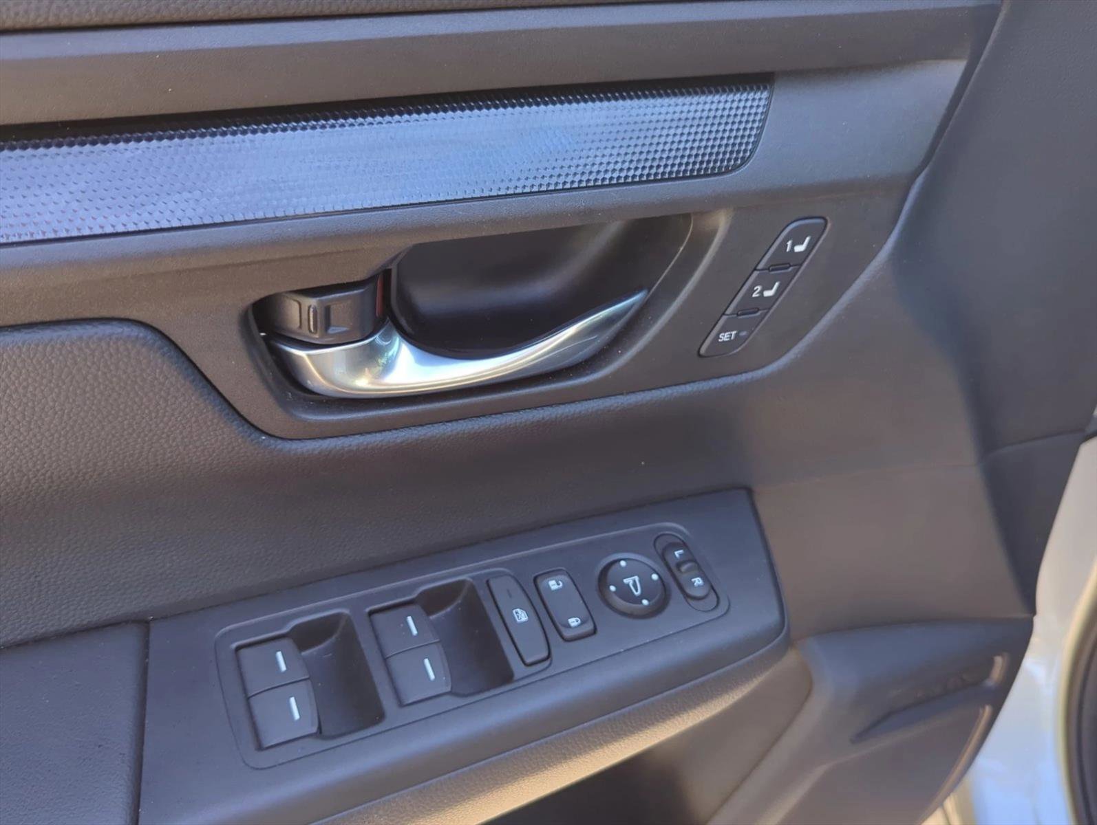 Used 2025 Honda CR-V Sport-L image 8