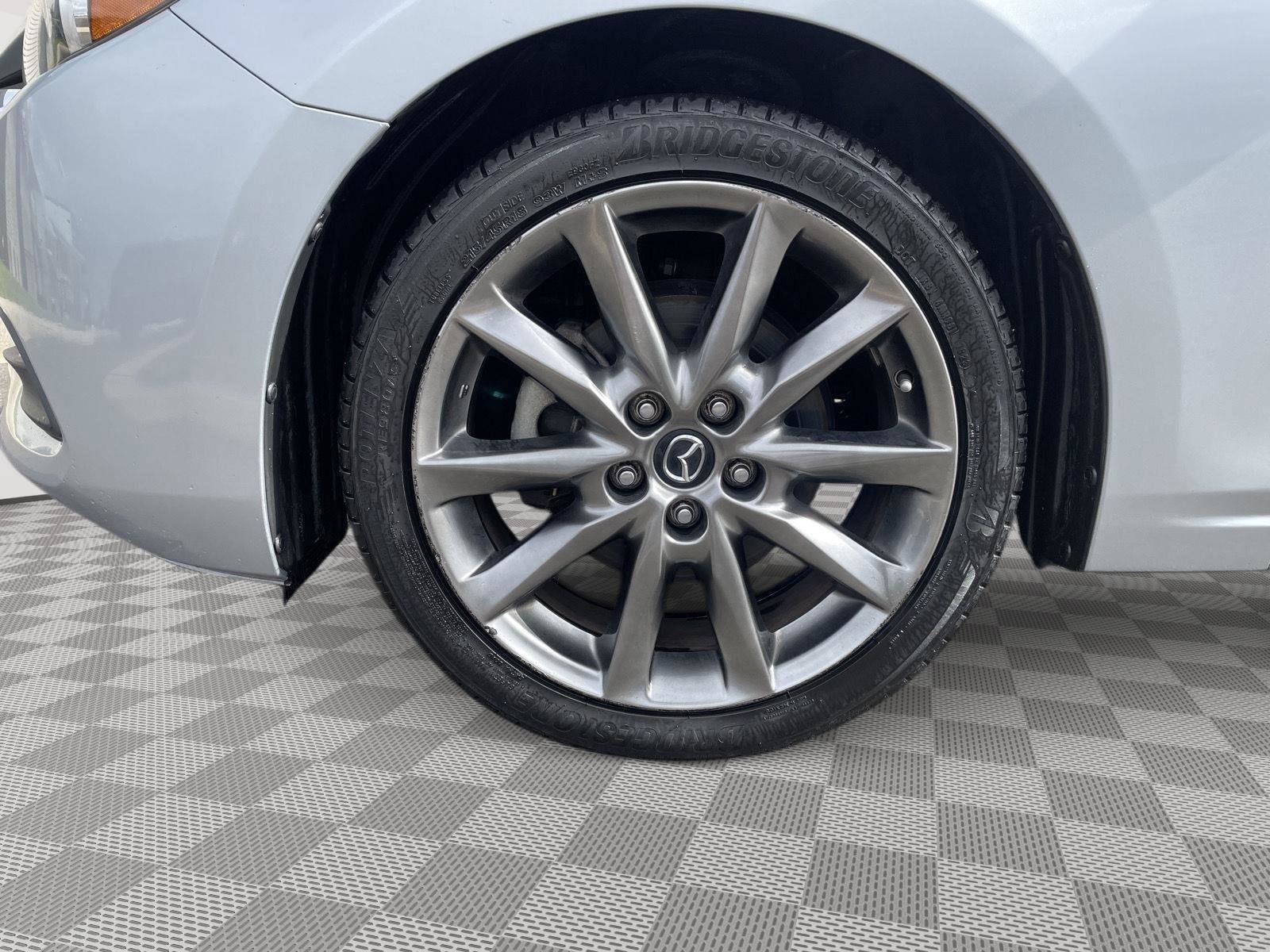 Used 2018 MAZDA MAZDA3 Touring image 19