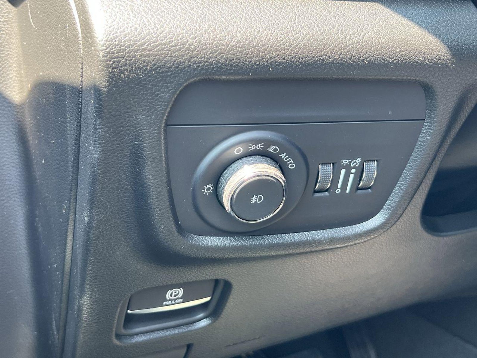 New 2025 Jeep Grand Cherokee Limited w/ Luxury Tech Group II image 20