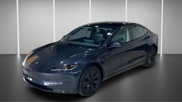 Used 2025 Tesla Model 3 Long Range RWD image 3