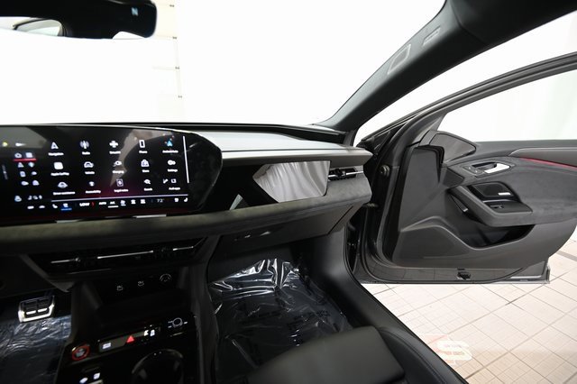 New 2025 Audi S6 e-tron Premium Plus image 28