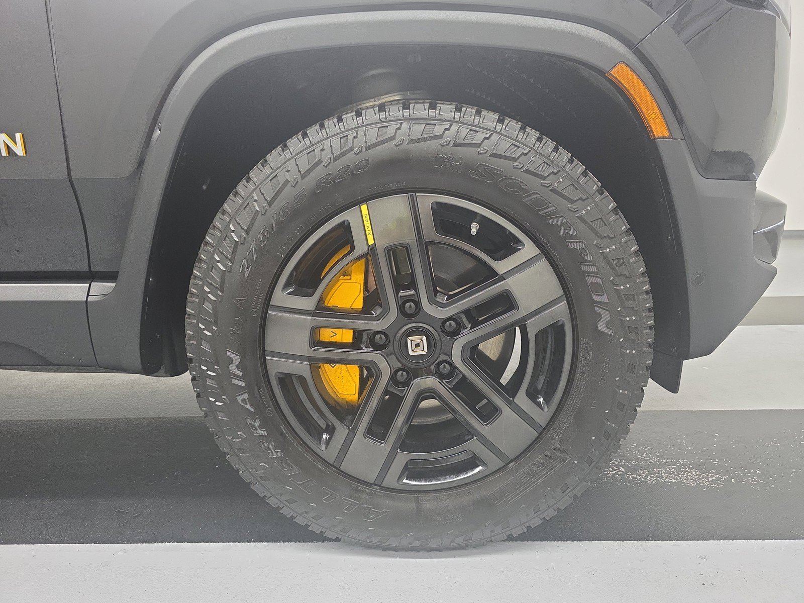Used 2023 Rivian R1T Adventure AWD/4WD image 11