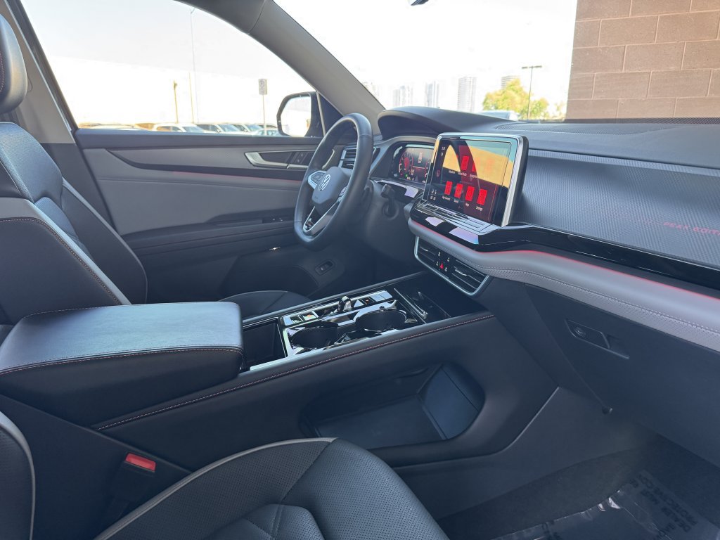 Used 2024 Volkswagen Atlas Peak Edition SE AWD/4WD image 42