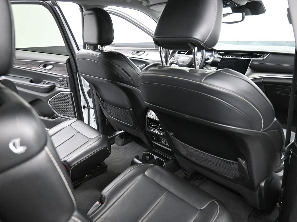 Used 2022 Jeep Grand Cherokee L Limited image 12