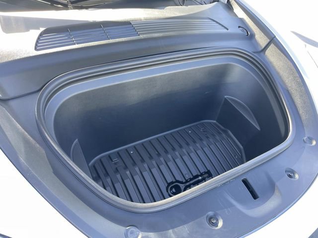 Used 2021 Tesla Model Y Long Range image 36