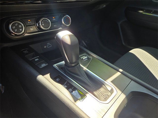 Used 2025 Nissan Kicks S image 34