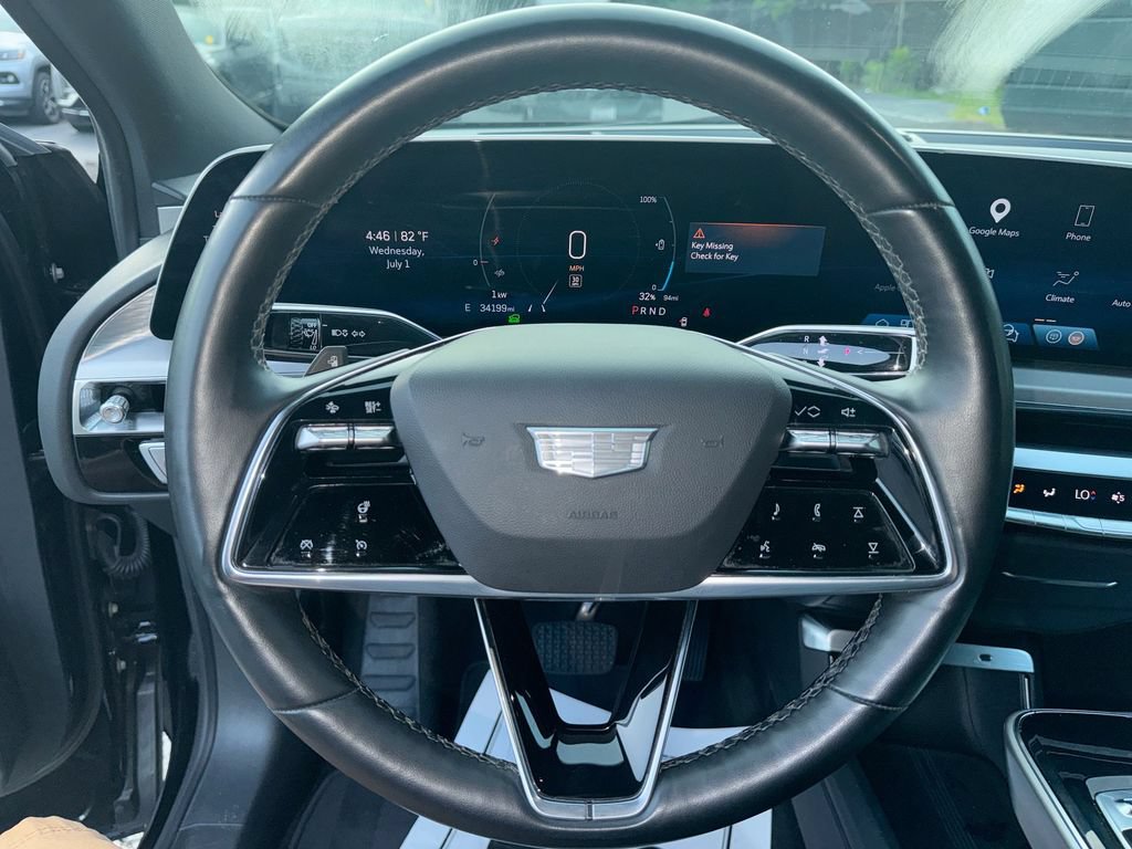Used 2024 Cadillac Lyriq Luxury AWD/4WD image 16