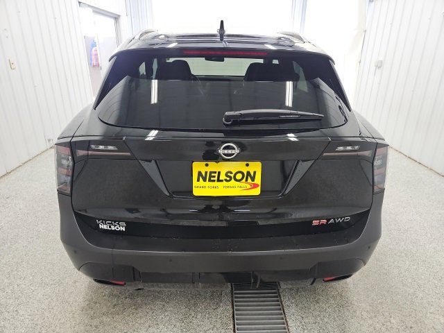 Used 2025 Nissan Kicks SR w/ SR Premium Package image 7
