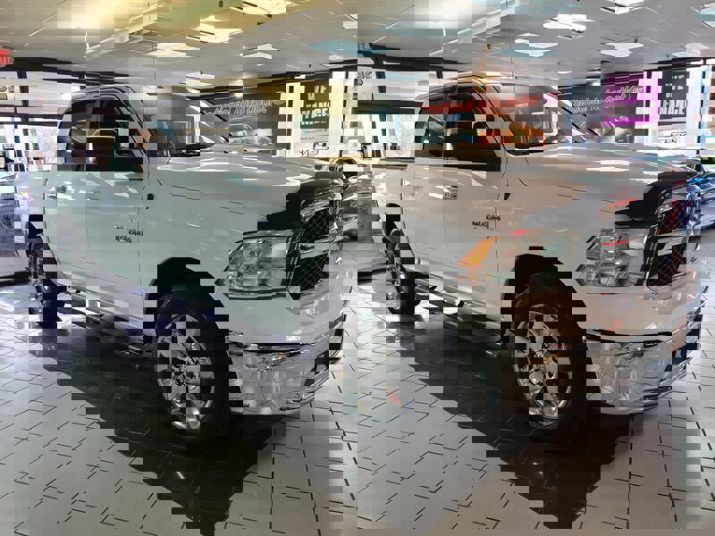 Used 2016 RAM 1500 Classic SLT w/ Trailer & Traction Group image 4