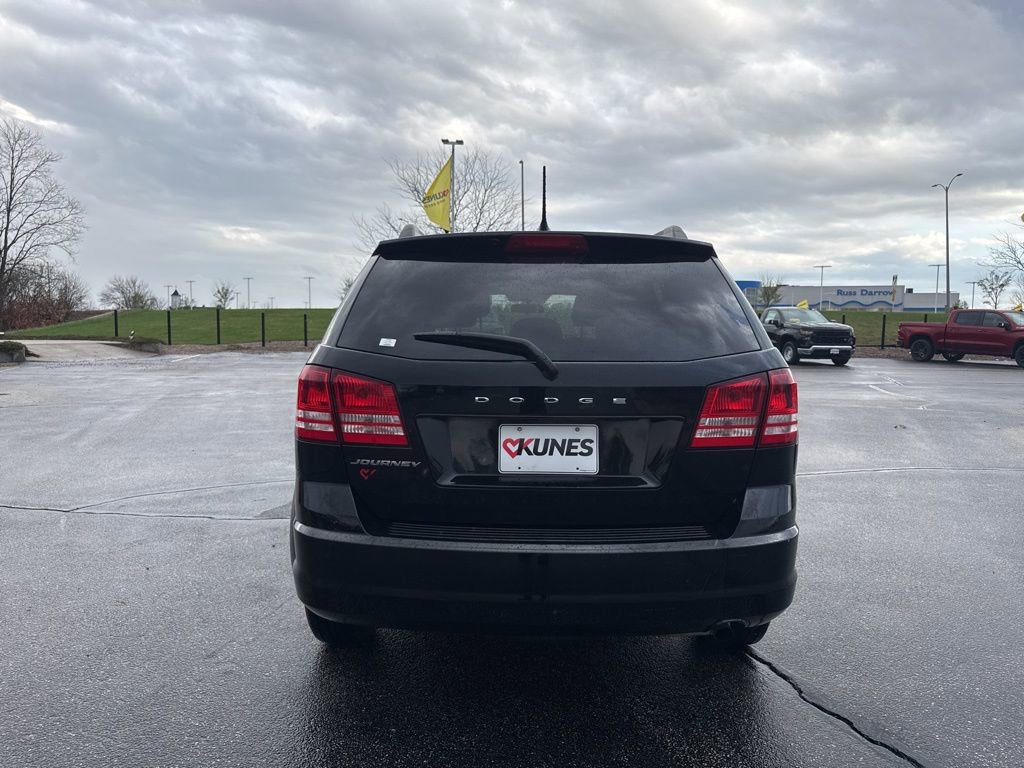 Used 2017 Dodge Journey SE image 4