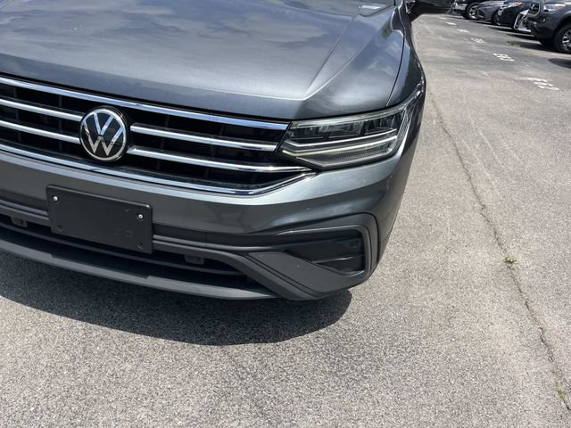 Used 2024 Volkswagen Tiguan SE AWD/4WD image 11