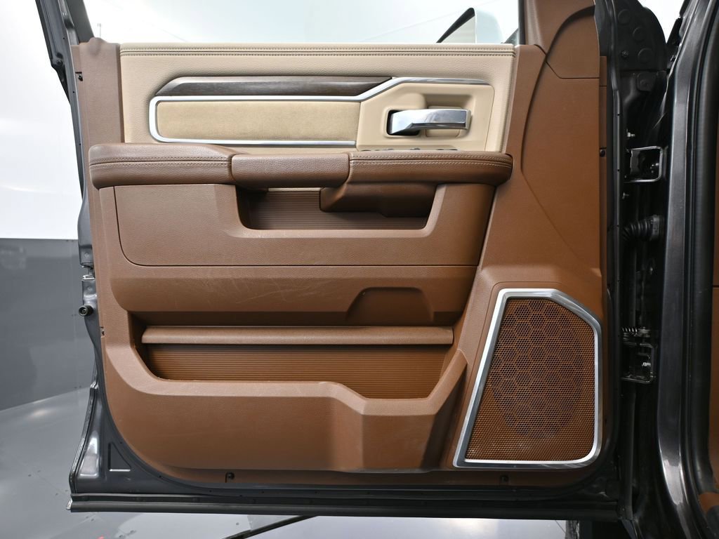 Used 2022 RAM 2500 Laramie w/ Body Color Bumper Group image 19