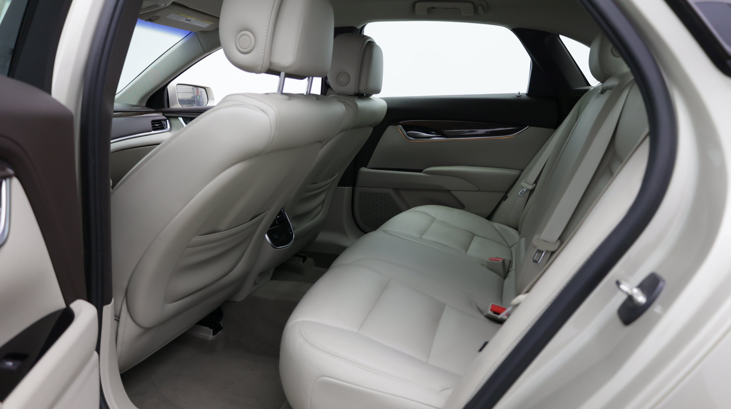 Used 2014 Cadillac XTS Luxury w/ Driver Awareness Package AWD/4WD image 26