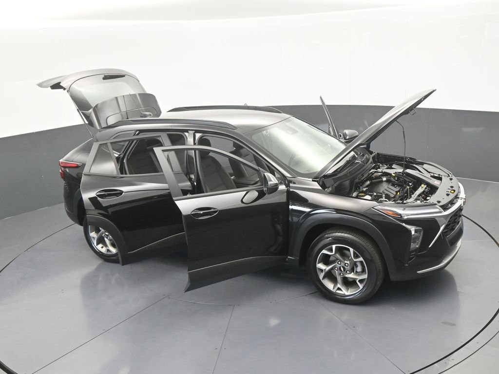 Used 2025 Chevrolet Trax LT w/ Driver Confidence Package FWD image 66
