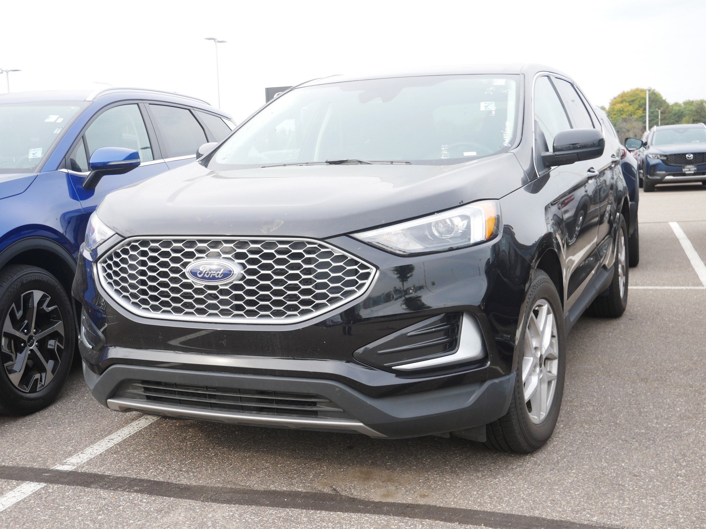Used 2024 Ford Edge SEL image 2