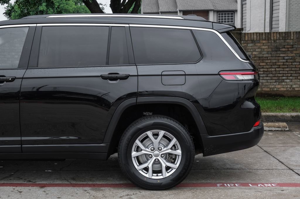 Used 2022 Jeep Grand Cherokee L Limited AWD/4WD image 23