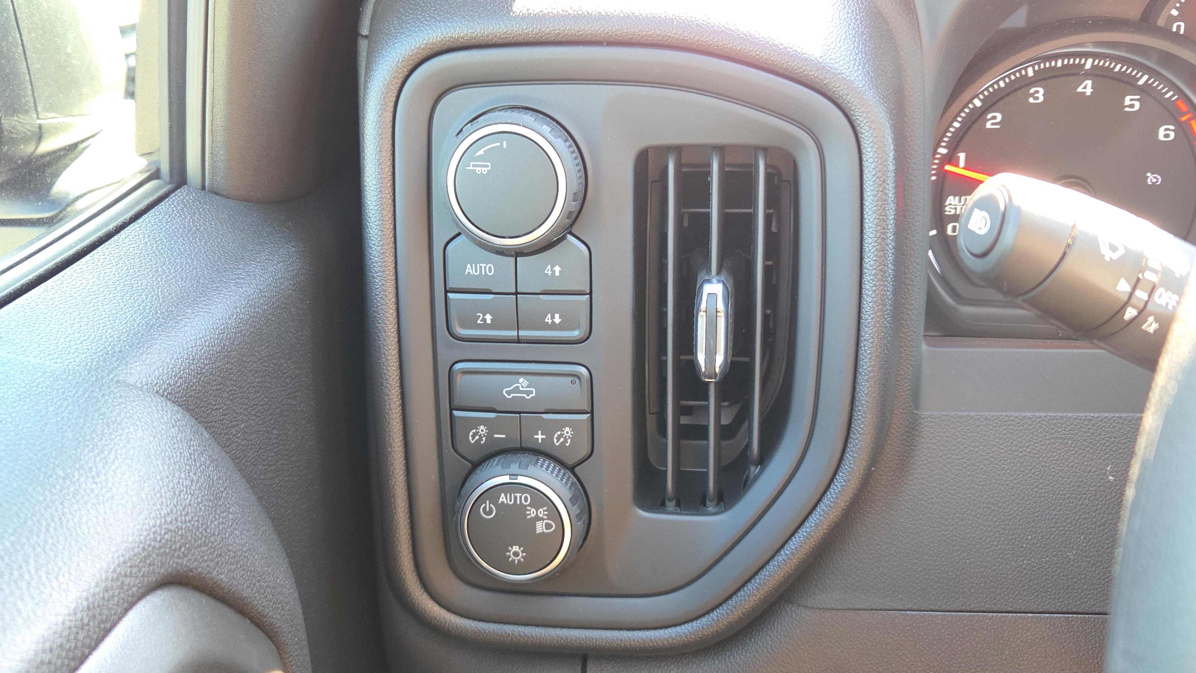 New 2026 Chevrolet Silverado 1500 Custom Trail Boss w/ Dark Appearance Package image 23