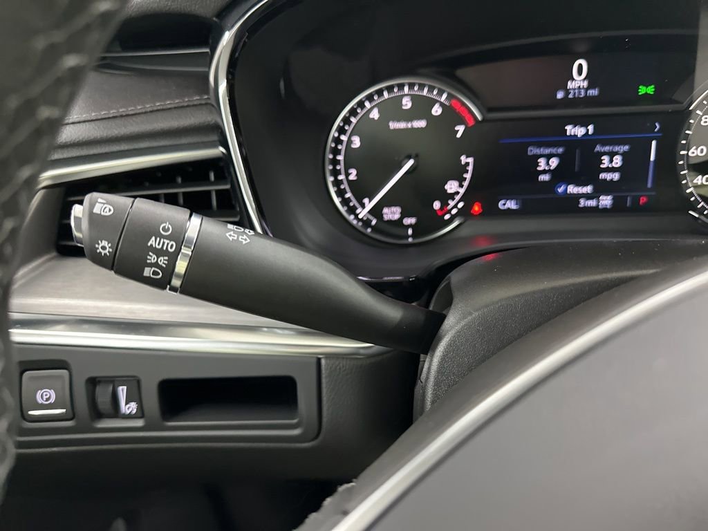 New 2025 Cadillac XT5 Luxury image 35