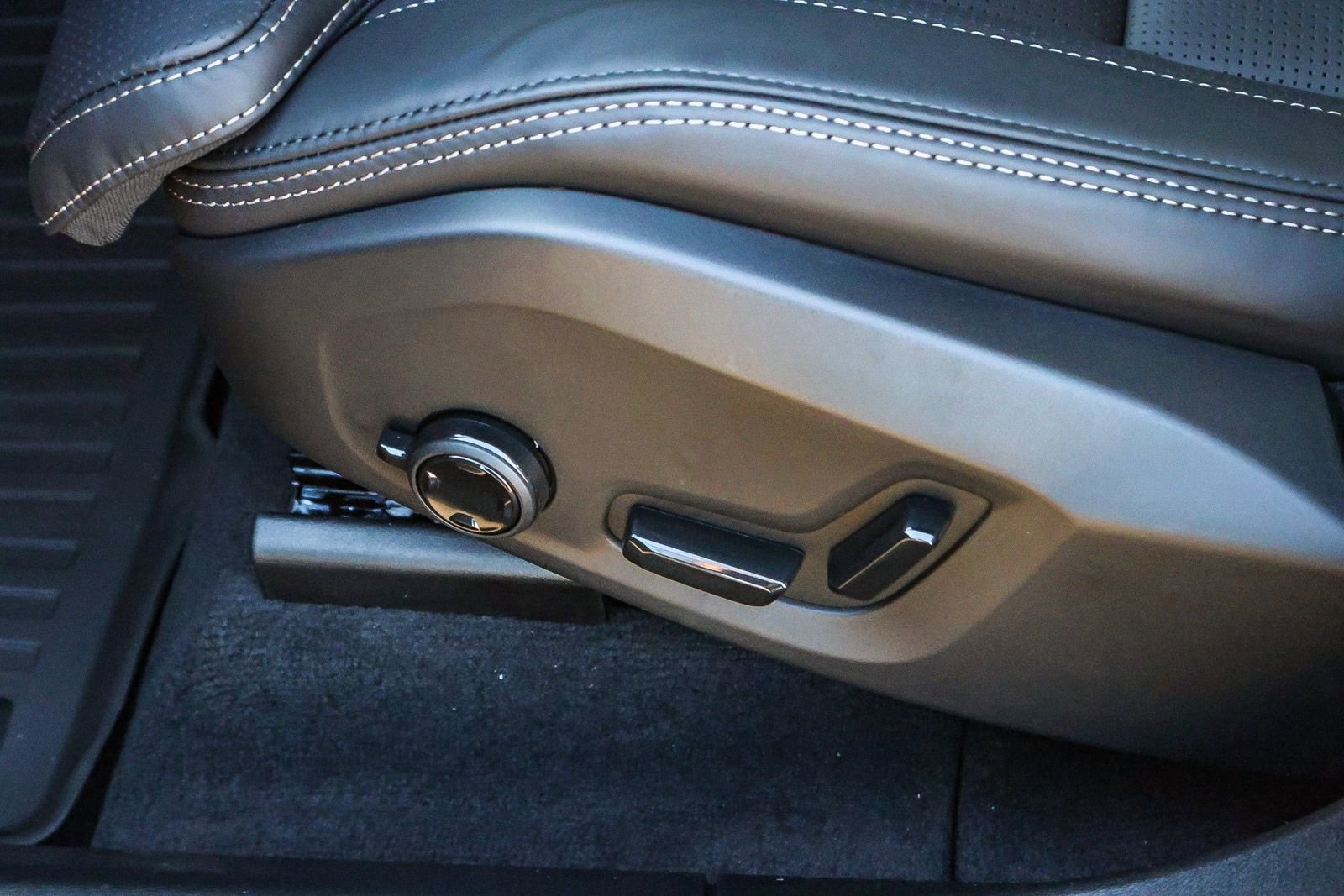 New 2026 Volvo XC60 B5 Ultra w/ Climate Package PRO image 30