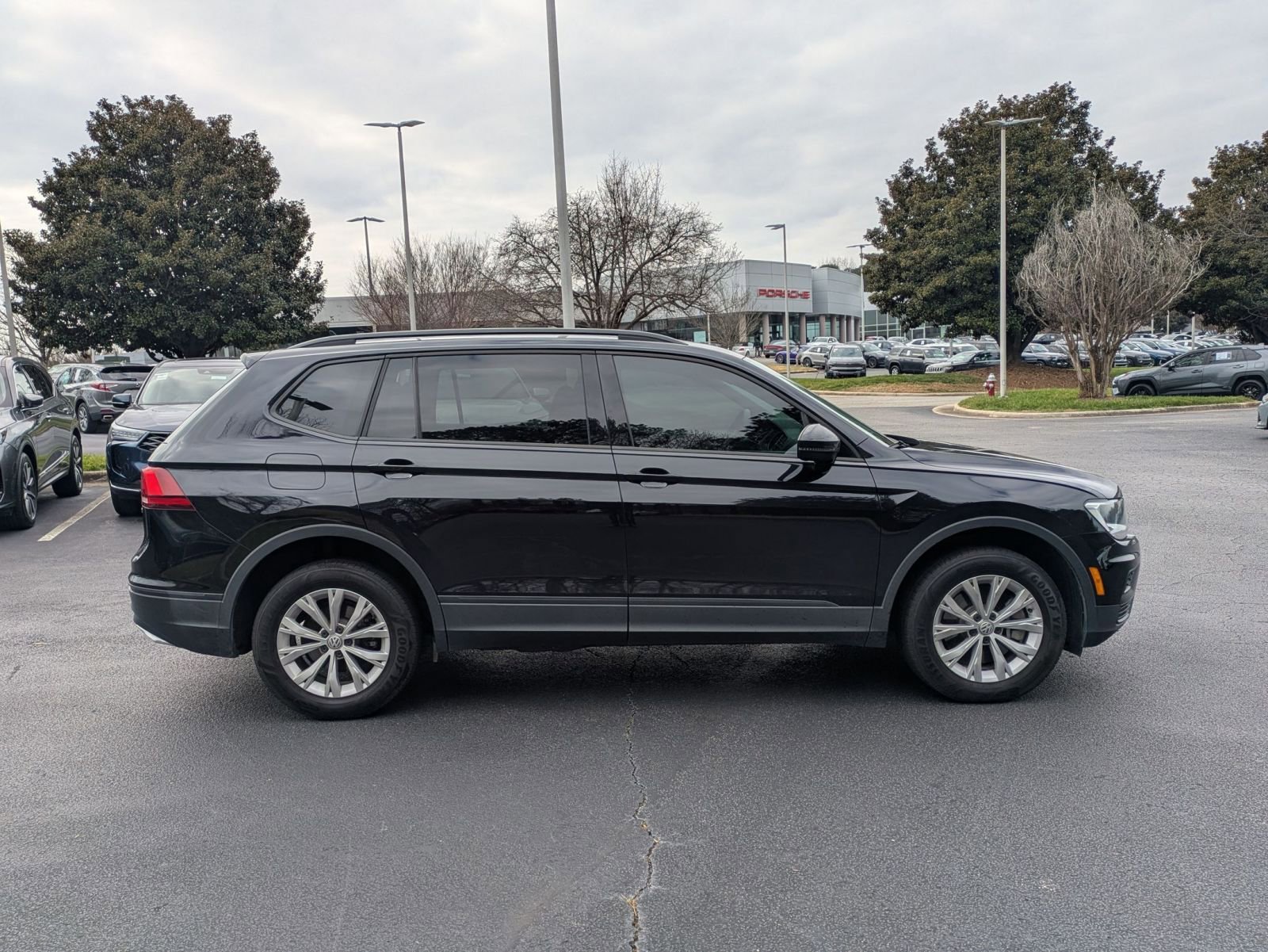 Used 2020 Volkswagen Tiguan S image 4