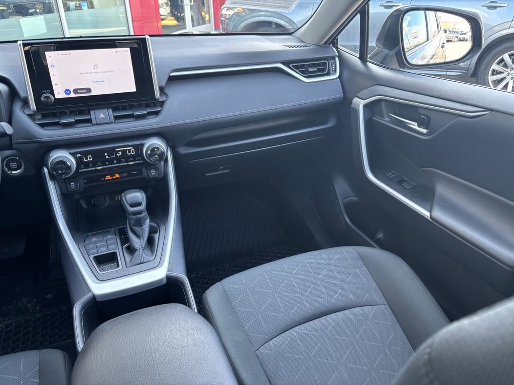 Used 2025 Toyota RAV4 XLE AWD/4WD image 23