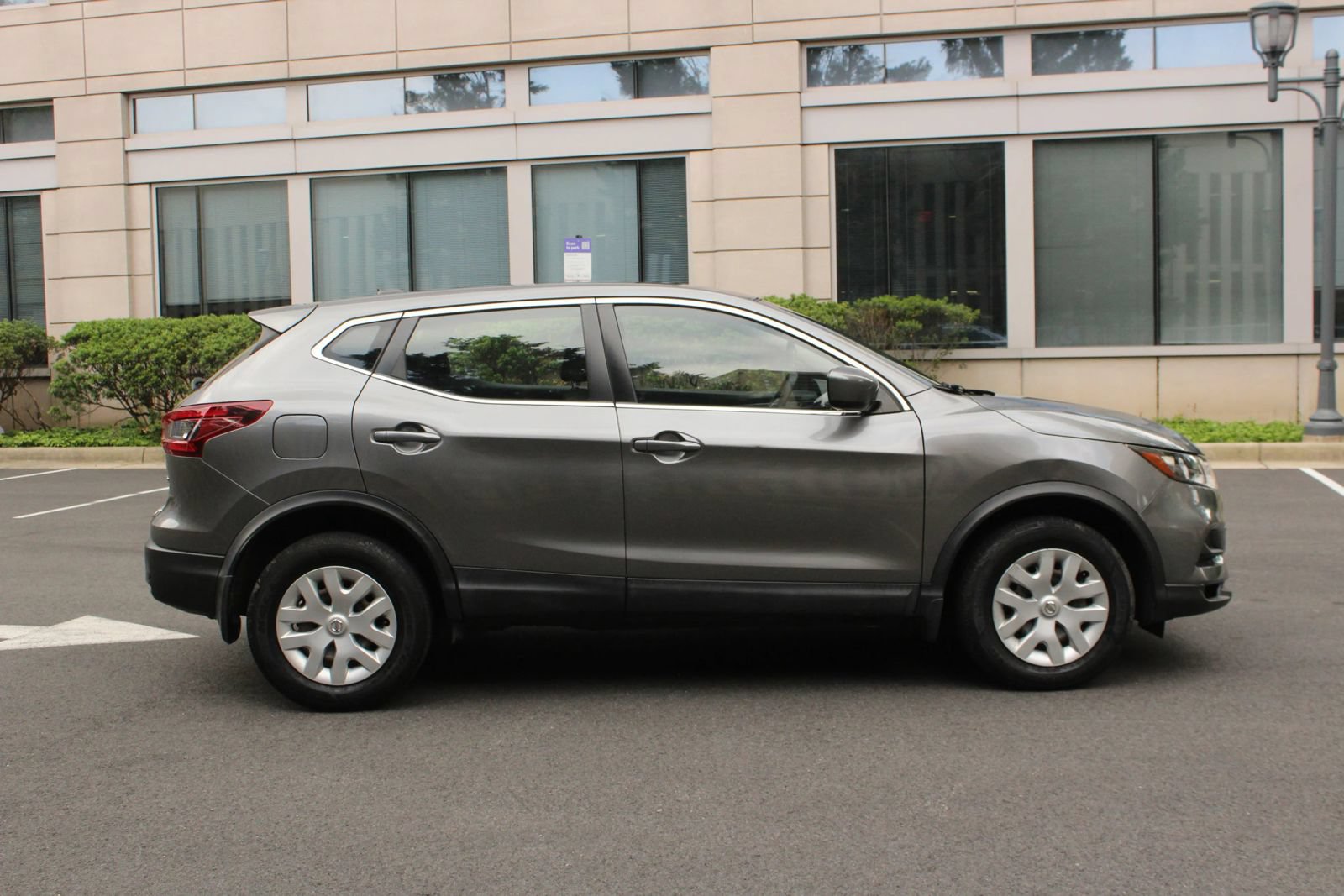 Used 2020 Nissan Rogue Sport S AWD/4WD image 6