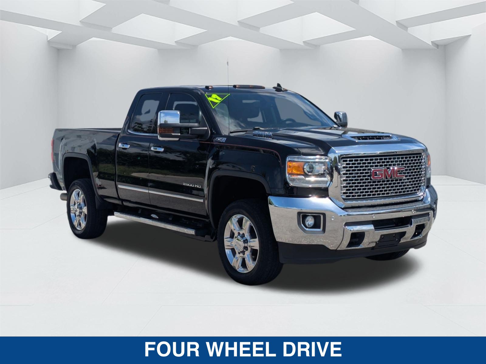 Used 2017 GMC Sierra 2500 SLT w/ Suspension Package, Off-Road AWD/4WD image 3