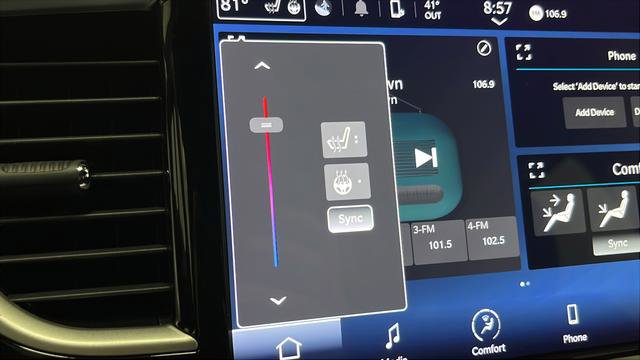 Used 2024 Chrysler Pacifica Touring image 35