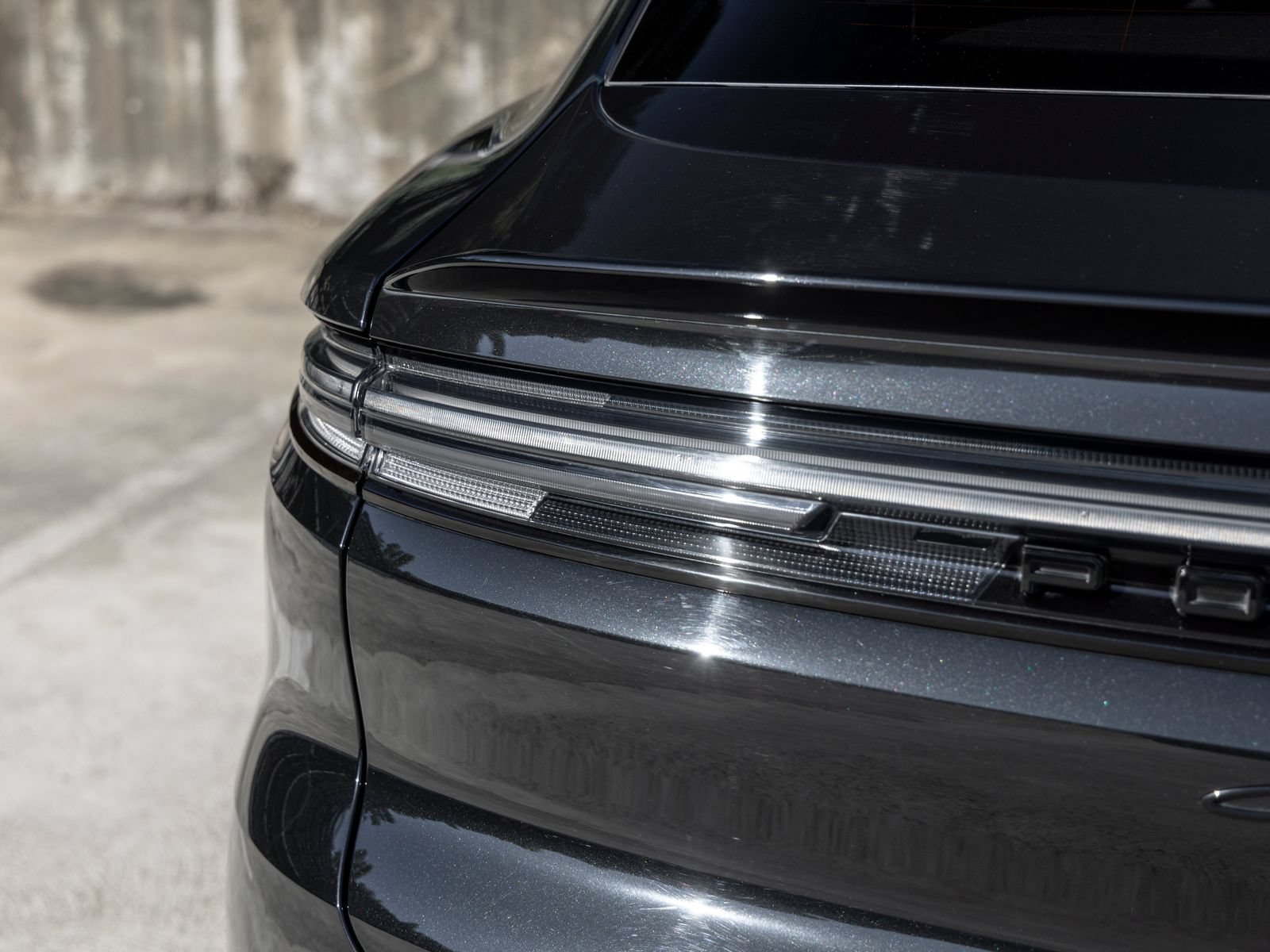 Certified 2025 Porsche Cayenne GTS AWD/4WD image 18