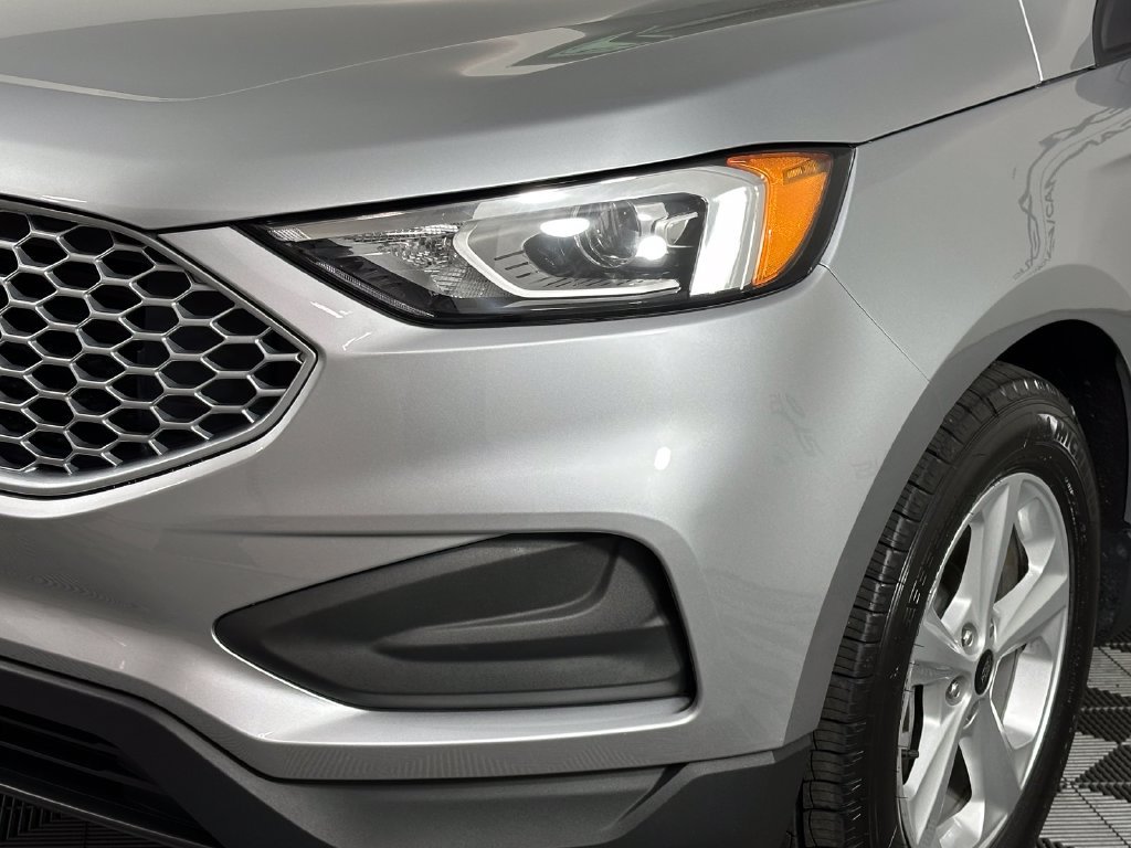 Used 2023 Ford Edge SE AWD/4WD image 11