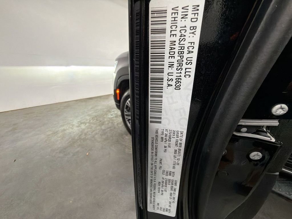 Used 2024 Jeep Wagoneer L Series II image 34